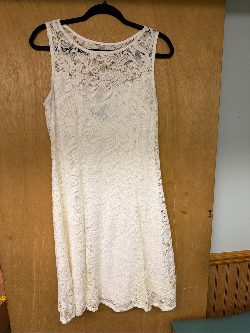 Liz Claiborne Ivory Sleeveless Lace Midi Dress